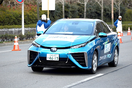 燃料電池自動車「ミライ」の導入